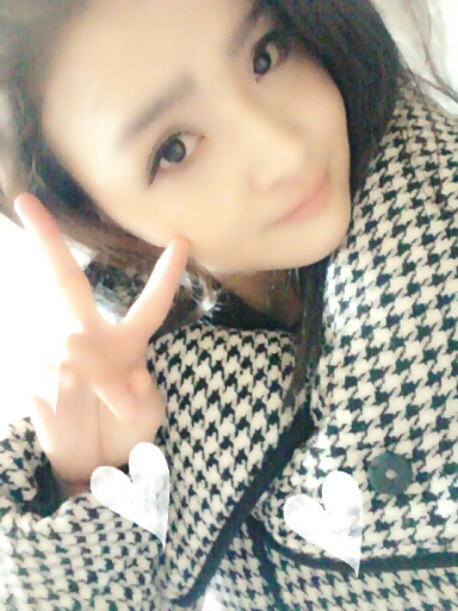 <br /><br /><br />おはよーぐると!ヽ(´ー`)ノ<br /><br /><br /><br />わたしのジョークの手口<br />お見通しな方もいて<br />さすがですね!(*´∀`)へへ<br /><br />のんは引っかかったようで(笑)<br /><br /><br /><br /><br /><br /><br /><br />ここで一つ<br />私のモチベーションの上げ方を<br />書こうと思うよん!<br /><br />もうすぐ春ですし ←謎<br /><br /><br /><br /><br /><br /><br />ここ最近では<br />ACミランに移籍をし<br />初ゴールを決めた<br />本田圭佑さんをリスペクトしてる!<br /><br /><br />「背番号10番を出された時に<br />自ら選ばない人いますか?<br />俺は自ら要求しました。<br />プレッシャーや重圧は<br />あとからくるものだと思うし<br />それらがあるから成長ができる」<br /><br /><br />言葉を一まとめにしちゃったけど<br />この本田圭佑さんの言葉を<br />胸に刻んでおり<br />緊張するときや不安なときに<br />思い出してるよん(^^)/うむ<br /><br /><br />外国の地で<br />皆さんの期待がすごい分<br />プレッシャーや<br />重圧も大きいでしょうし<br />その中でもしっかり結果を出し<br />存在感が大きいのは<br />本当にすごいとおもいます!<br /><br /><br />移籍会見には本当に感動した。<br /><br /><br />ブランド品などを<br />多く身につけてるのは<br />オシャレが好きなのもあるけど<br />夢ある子どもたちに<br />夢を諦めずに頑張れば<br />将来こういうのも<br />買えるようになるんだよっていう<br />気持ちの表れでもあるんだそう<br /><br /><br /><br />わたしも初心を忘れず<br />強く生きていきたい。<br /><br /><br /><img class=