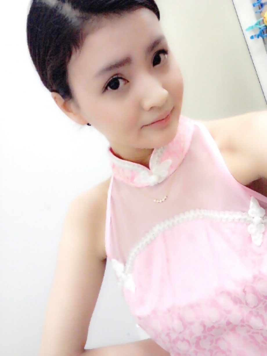 <br /><br />おはよーぐると!ヽ(´ー`)ノ<br /><br /><br /><br /><br /><br />夢の国から覚めるとき<br />アラームの音で<br />頭が痛くなる 増田エリコです←<br /><br />今日もガッツリ夢を見てる時<br />びゃーびゃー鳴るアラームで<br />頭が痛くなったよ <br /><br />いや、なってるよ(現在進行形)<br /><br /><br /><br /><br />さてはて、、、<br /><br /><br />昨日はノア撮影会でした!<br /><br />初のコスプレでの撮影<br />とても好評でうれしかです☆<br /><br />画像はそろってから載せていくね<br /><br /><img class=