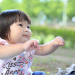 1歳の子どもと手遊びしよう!親子で楽しめるおすすめの手遊び