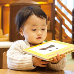 子どもが大好きな絵本の読み聞かせを楽しめるスポットを紹介!