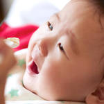 赤ちゃんが離乳食を食べてくれないのはなぜ?月齢別の原因と対処法