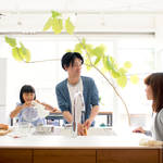 夫も家事に参加してほしい。共働き夫婦の円満な家事分担の方法とは