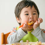 幼児食初期に大切なこと。始める時期やNG食材、調理のポイント