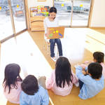 子育てで気になる幼稚園での教育。保育園との違いや英語教育について