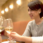 ママ友との飲み会に参加することに。子どもへの配慮や会話を盛り上げるコツ