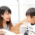 本の読み聞かせをしたいママへ。読み聞かせの効果とコツ、おすすめ本