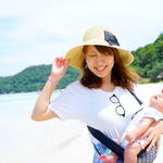 赤ちゃんと海へお出かけ。海で楽しく遊ぶための必需品や注意すること 