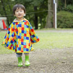 子どものレインコートはいつから？おすすめの理由や選ぶポイント