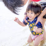 赤ちゃんの海での格好は?日焼けと暑さ対策をしっかりしよう!