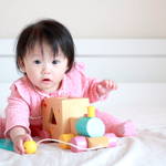 女の子が遊べるおもちゃとは？赤ちゃんから子どもまで年齢別の選び方