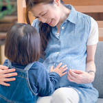 妊娠すると保育園はどうなる？上の子、お腹の子の対応について