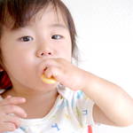 1歳児の手づかみ食べを知ろう！メニューや手づかみしない子について