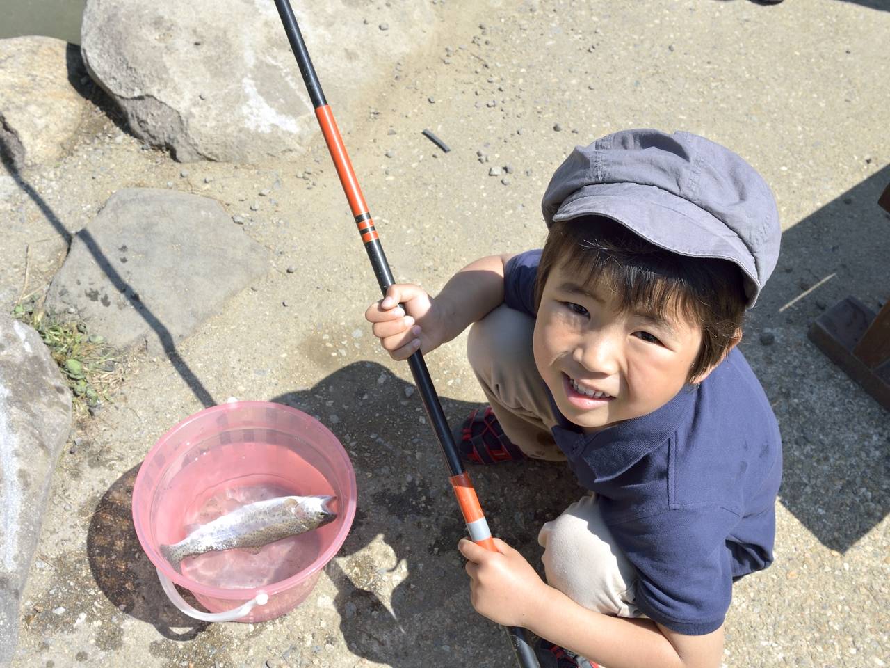 親子で釣りをはじめよう!楽しむコツや道具と行きやすい釣り場の紹介