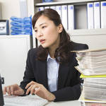 つわりで仕事を休む基準は?職場への伝え方や気をつけたいこと