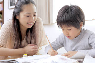 子育てママが抱える教育の悩み。悩み別の解消法と家庭でできる教育法