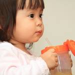 子どもがストローを噛む!理由や対処法とストローマグ以外で飲む方法