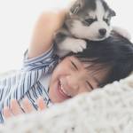 共働きでも犬を飼いたい!子どもと相性のよい犬種と飼うときのコツ