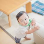 赤ちゃんが立つのが遅くて心配。立ち始めの前兆とおすすめ練習法