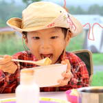 アウトドア用の幼児服の選び方。小さい子でも楽しめるグッズを紹介