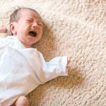 赤ちゃんの黄昏泣きと夜泣きの違いはなに？ママが困ったときの対処法