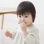 実家に子どもを預けるとお菓子漬けに!うまくやめさせるコツ