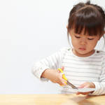 切り絵を趣味にして子どもと楽しもう!準備やキットの紹介、活用法