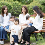 20代の子育てファッションとは?ママにピッタリなアイテムの紹介