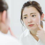 20代ママのニキビスキンケアの悩み!産後のニキビの原因は