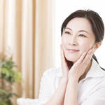 40代の顔のたるみの原因は？手軽にできる対策とスキンケア方法