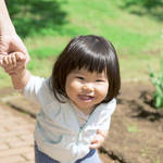 子どもはなぜ動き回るの？原因と対策方法や注意点について