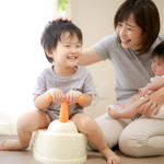 3歳男の子のおむつ外しがしたい!トイトレ法や役立つアイテムの紹介
