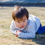 子どもが転ぶのに泣かない理由とは？病気の可能性やケガの対処法