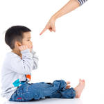 上の子にきつくあたってしまう。原因やママが楽になる対処法