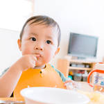 赤ちゃんの食べムラはいつから？食べムラの原因とおすすめの対策