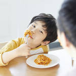就学間近の6歳児の食べ方が汚い!原因と食事マナーの教え方を紹介