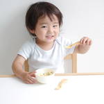 2歳児とスプーンの練習をしよう!上達のコツとお箸へのステップUP