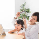 3歳児の髪の毛が抜けるのはなぜ?ママの悩みや主な原因と対処法