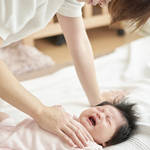赤ちゃんへの寝ぐずり対策はある？スムーズな眠りへの工夫と心がけ