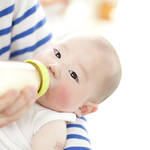 粉ミルク育児について知ろう！母乳との違いと卒乳時期や賞味期限など