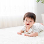赤ちゃんのずりばいは何カ月から？ママとできる練習方法や注意点