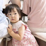 一人っ子は人見知りをしやすい？理由や人付き合いが上手になるコツ