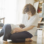 歩行が安定せず転ぶことの多い1歳児。落ち着いて適切な処置をしよう