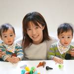 双子の抱き癖ってあるの？抱っこの必要性と方法について