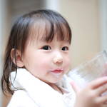 子どもの熱中症はお風呂でも起こる!その対策や注意点を紹介