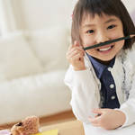 幼児の文字練習はいつから始める？効果的な時期や教えるときのコツ
