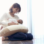 色々なお悩みを解決する授乳グッズ！ママの心と体の負担を軽減しよう