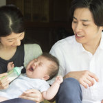 赤ちゃんが授乳拒否する理由は?原因別の対処法や授乳時の工夫を紹介