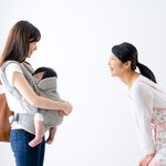 抱き癖に対する保育園の見解とは?抱っこが好きな子どもへの接し方