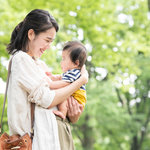 外出時に必要な授乳グッズとは?あると便利なものから注意点まで