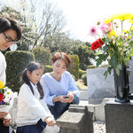 喪中のお盆にお墓参りはできる？新盆の時期やしきたりなどの注意点